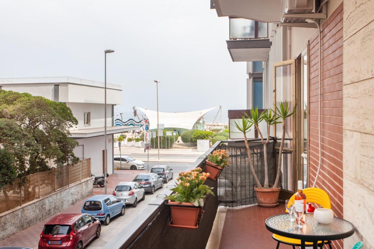 Pane & Pomodoro Beach Roomy Flat Bari Ngoại thất bức ảnh